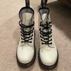 Dr. martens 1460 8-Eye Boot in White